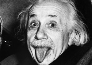Загадка самого странного фото Эйнштейна
