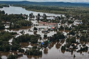 Мошенники от имени губернатора Приамурья просят деньги пострадавшим от паводка
