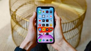 iPhone 11 подешевел на 15% за месяц продаж в России