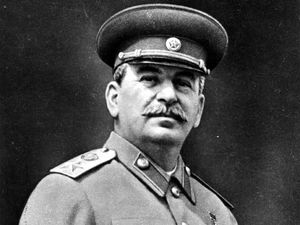 Загадка Бажанова: почему Сталин не тронул своего помощника-предателя