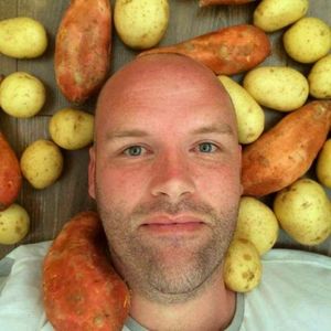 2 месяцев австралиец ел только картошку. Что с ним стало через год?