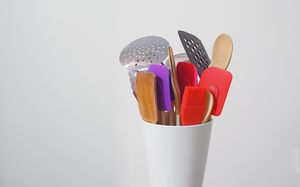 Силикон, металл или керамика: выбираем кухонную лопатку 