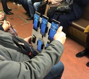 Необычные люди в метро (24 фото)