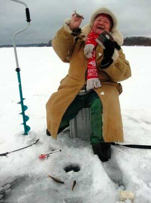Романтика зимней рыбалки, за которую можно отдать полцарства.