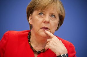 Меркель не видит причин для снятия санкций с РФ.