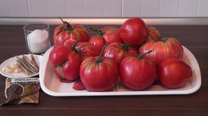 Томаты: видео о заготовке помидоров без уксуса