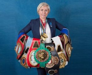 Непобеждённая спортсменка-боксёр Наталья Рогозина: Рост, вес, подробности личной жизни