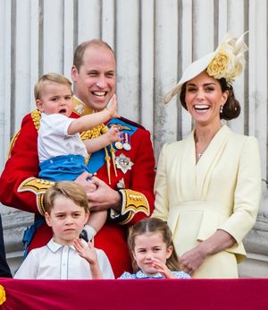 СМИ Британии представили, какими будут дети принца Уильяма и Кейт через 20 лет