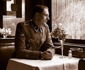 Рохус Миш: как последнего свидетеля смерти Гитлера пытали в советской тюрьме