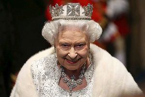 Елизавета II запретила Меган Маркл носить королевские драгоценности