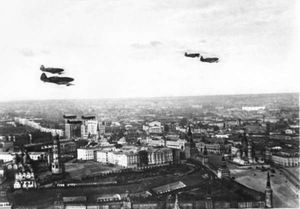 Сколько немецких самолётов бомбило Москву: вымыслы и реальность