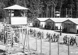 «Элитный» концлагерь: какие пленные сидели в немецком лагере «Шталаг»