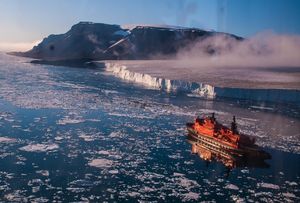 Покорение Арктики. Зачем Россия строит 13 новых атомных ледоколов