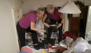 Когда жизнь превращается в мусорник: британский телеканал показал дома самых жутких барахольщиков страны