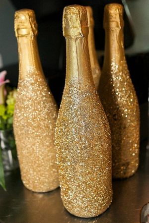 Идеи для новогоднего украшения бутылки шампанского