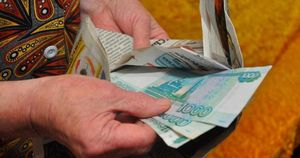 Астраханка «подарила» гадалке почти 2 миллиона, а лжепрокурору – 400 тысяч
