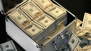 За драгоценности $2 млн из банка приколов: в Москве поймали мошенника
