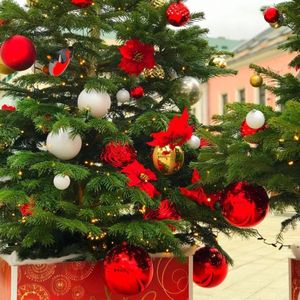 Путешествие в Рождество: московские елки от кутюр