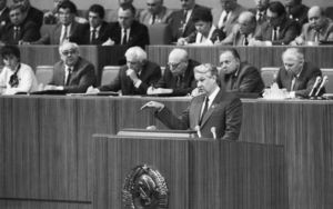 Скандал на октябрьском Пленуме 1987 года: что сказал Ельцин