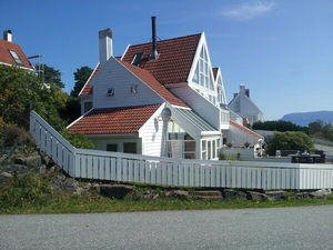 Посмотрим на дома жителей одной из самых благополучных стран Европы – Норвегии.