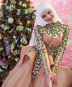Что стало с чеченской моделью Илоной Бисултановой, cнявшейся в рекламе Дольче и Габбана?