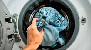 Как часто менять постельное белье, стирать джинсы и лифчики? 9 спорных вопросов о гигиене