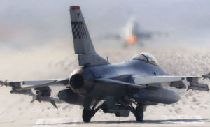 В сеть попали секретные видео первого полета F-16: он так и не взлетел