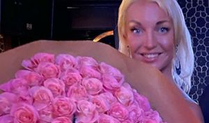 Анастасия Волочкова назвала приблизительную дату своей свадьбы