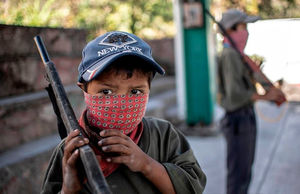 Мексиканских детей с 5 лет обучают обращаться с оружием