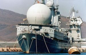 Что скрывается под загадочным огромным шаром на палубе советского корабля