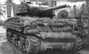 Могут ли мешки с песком защитить танк: обстрел Т-34