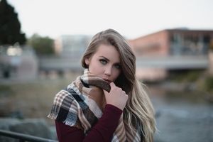 «В обносках ходишь»