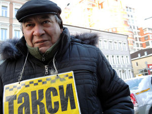 Раскрыты подлинные заработки московских таксистов "Рабы на птичьих правах"