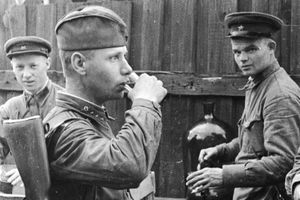 Зачем в Красной Армии боролись с пьянством во время войны