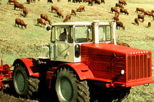 7 легендарных тракторов из СССР