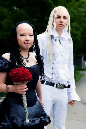 Сняла пирсинг и перекрасилась в блондинку: как теперь выглядит невеста с фото, которое облетело весь Интернет...