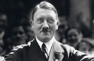 Что имел ввиду Гитлер, когда сделал свастику символом нацистов