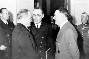 Зачем на самом деле Молотов встречался с Гитлером