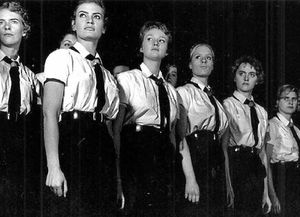 В каких школах обучались будущие жёны членов СС