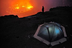  Кратер вулкана Ньирагонго