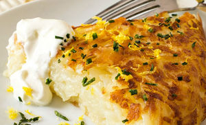 Картошка по-швейцарски: натираем на терке и жарим