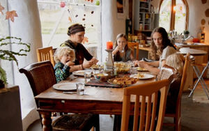 Норвежская семья, которая живет в геокуполе