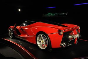 Мир Ferrari в фотографиях
