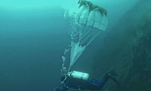 Зачем на подводных лодках парашюты