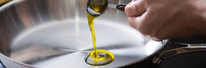 Методом эксперимента разбираемся, можно ли готовить на оливковом масле