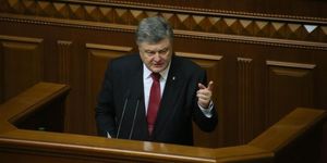 Порошенко объяснил падение уровня жизни украинцев "экономической агрессией Кремля"