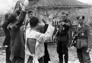Сколько немцы платили за доносы на партизан и евреев