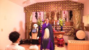 Буддийские роботы в Японии предлагают ритуальные услуги дешевле, чем священники