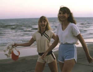 Юные американки на пляжах Техаса в 80-е