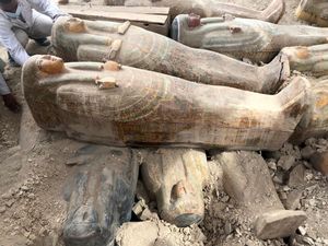 Тайник с мумиями: археологическая сенсация в Египте